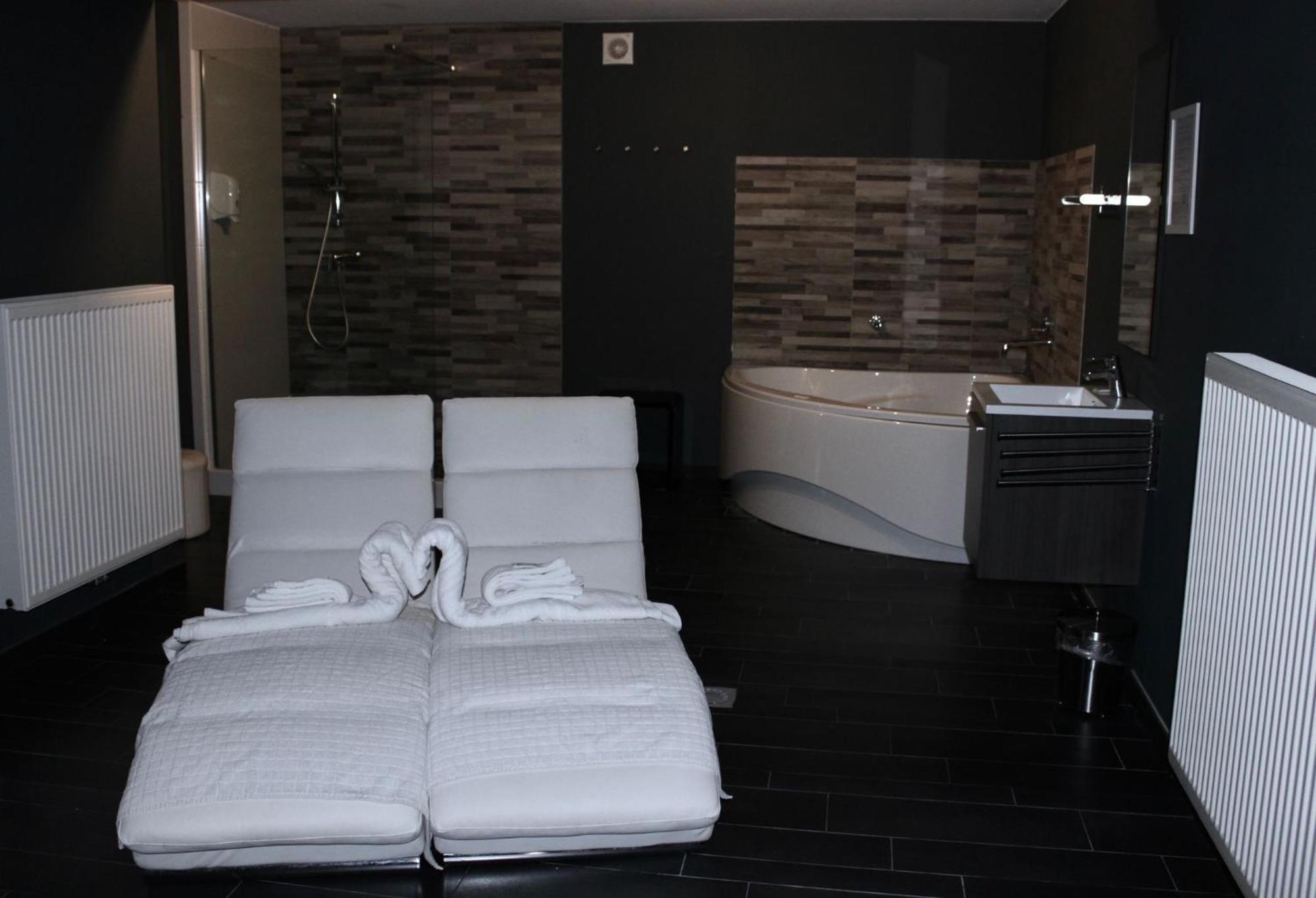 V E R O N E - Rooms & Suites - Liege - Rocourt Экстерьер фото