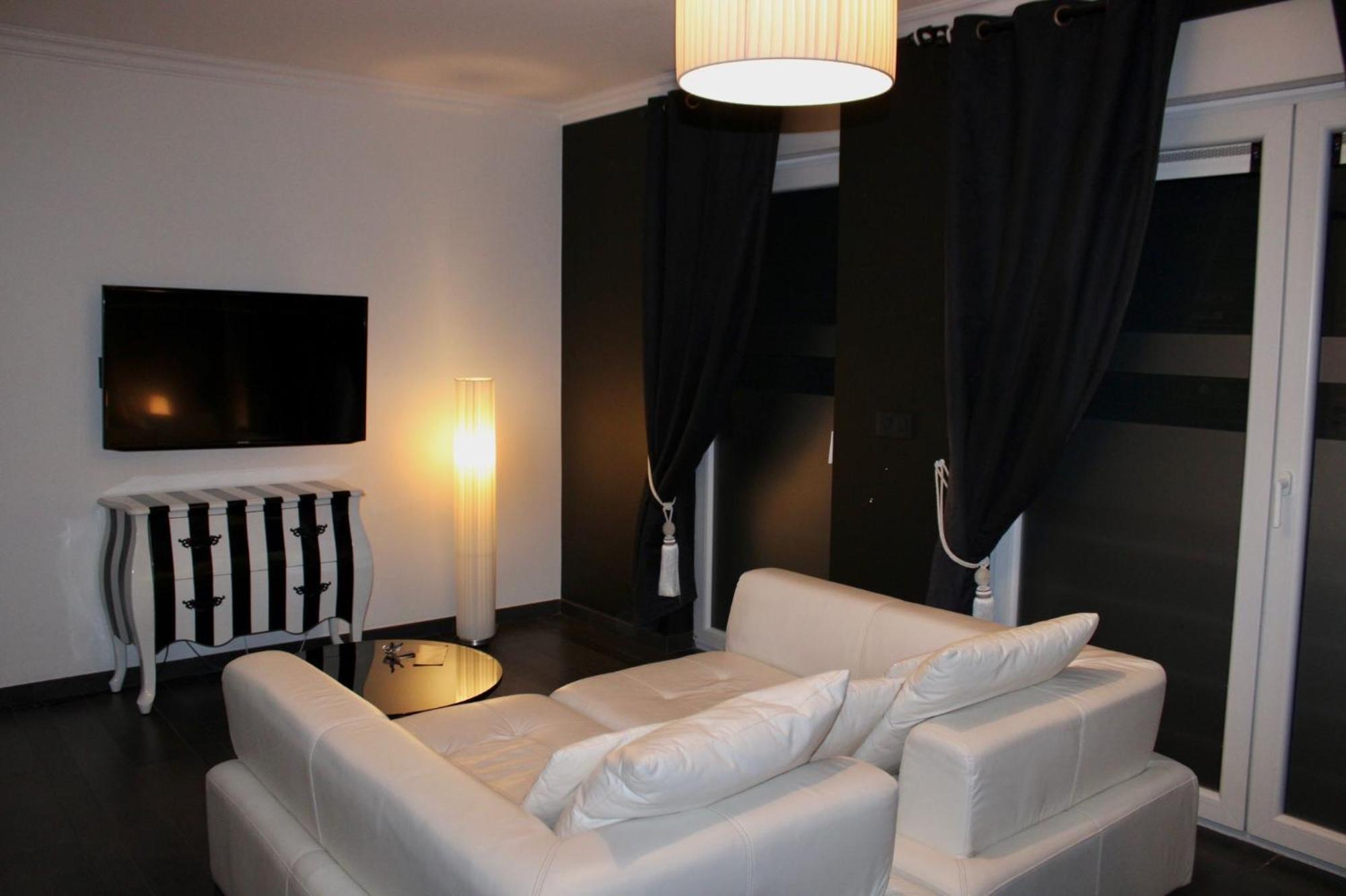 V E R O N E - Rooms & Suites - Liege - Rocourt Экстерьер фото